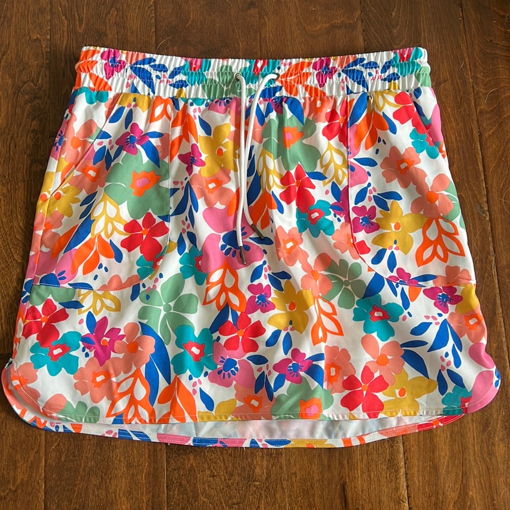 ✨NWT✨Bright Floral Skort